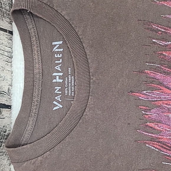 Licensed Band Merch Van Halen '79 World Tour Crew Neck Tee in Brown - NWOT - Picture 9 of 17